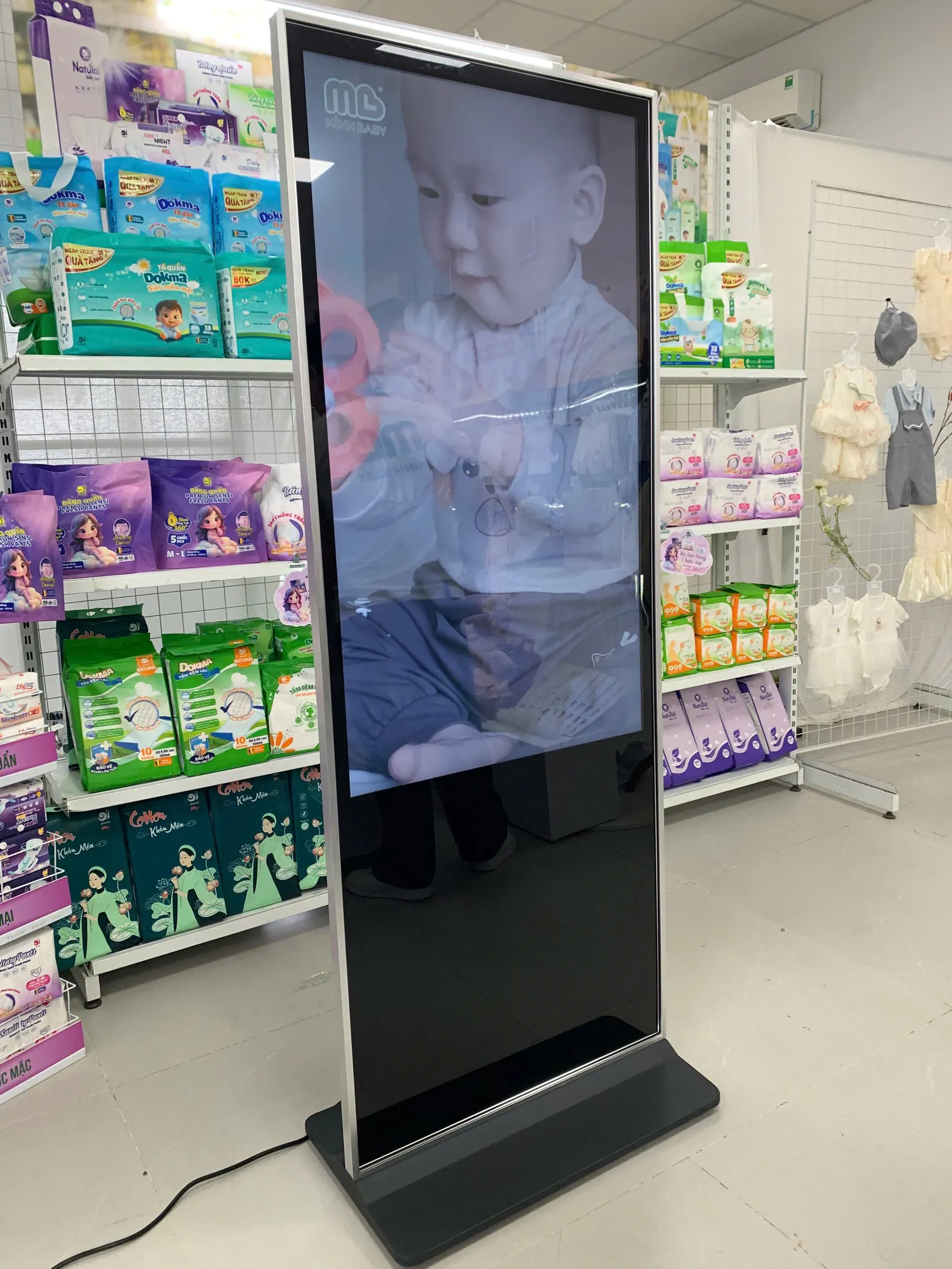 Màn hình quảng cáo standee đã triển khai